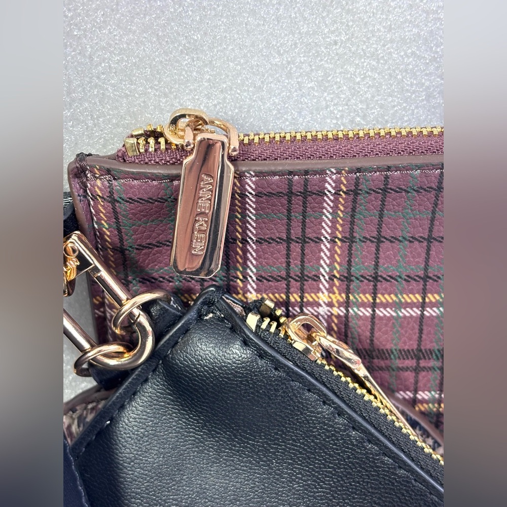 Anne Klein Women’s Zipper Wristlet. Brown/Gold. - Picture 9 of 10
